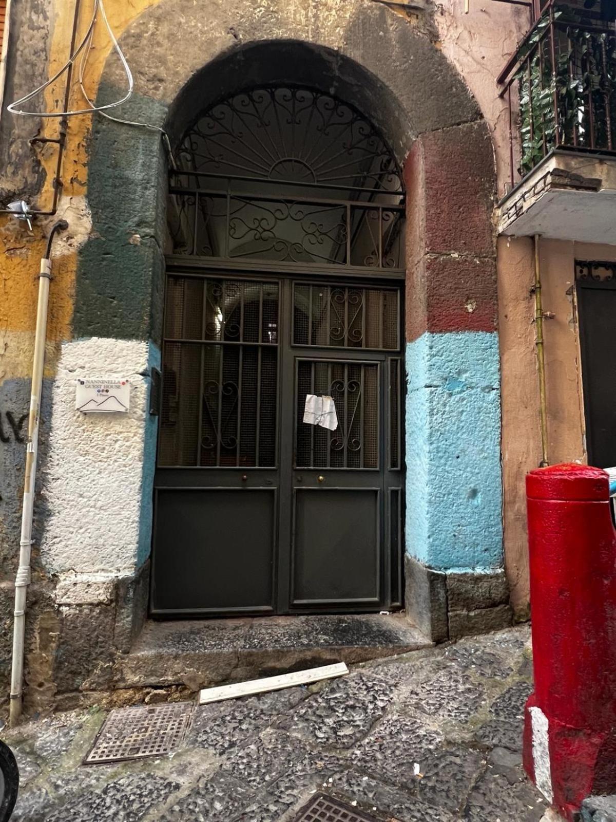 Nanninella Guest House Napoli Esterno foto