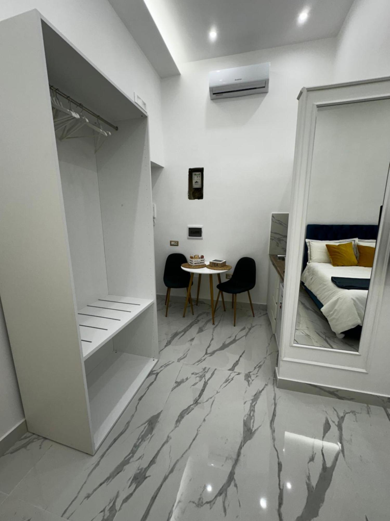 Nanninella Guest House Napoli Esterno foto