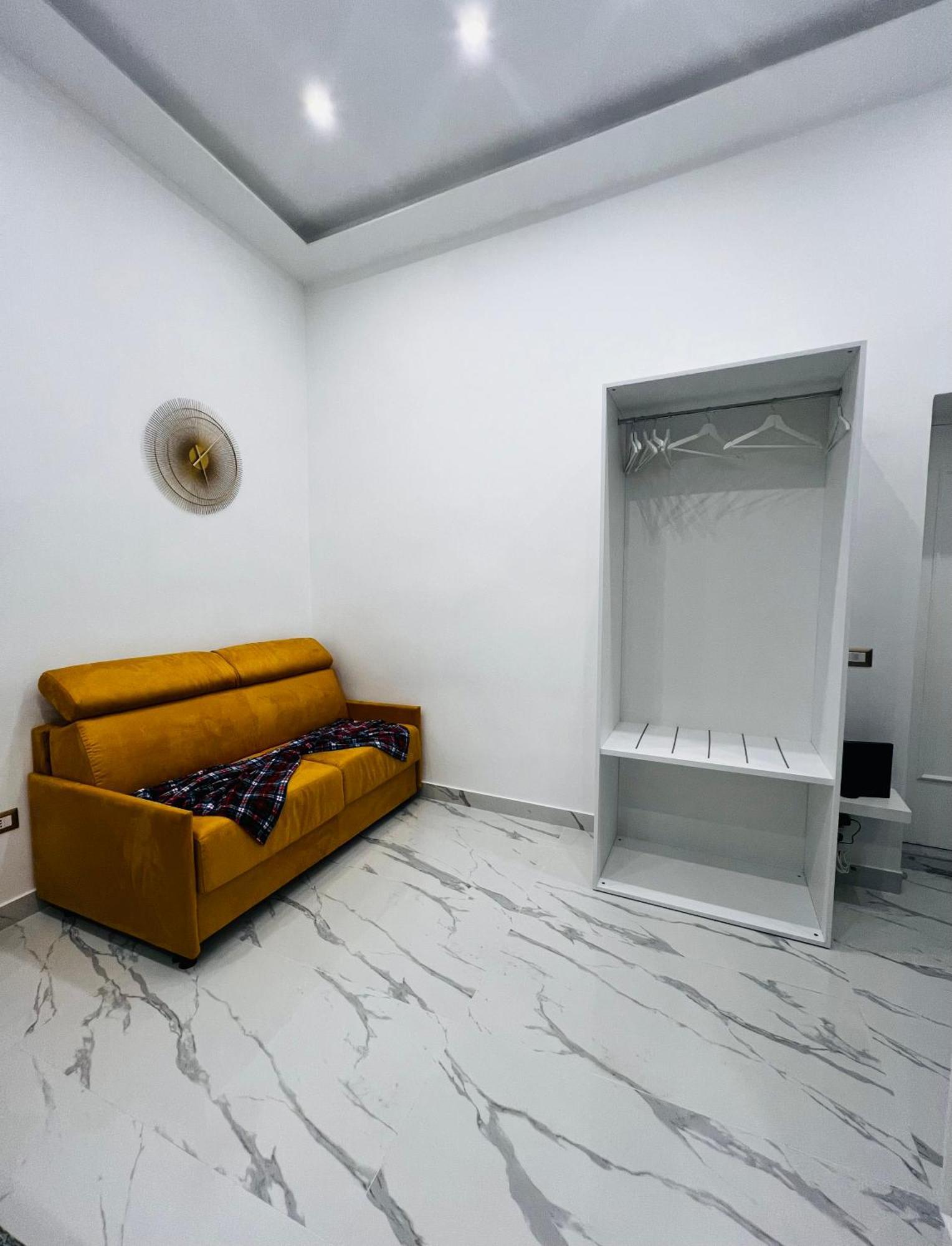 Nanninella Guest House Napoli Esterno foto