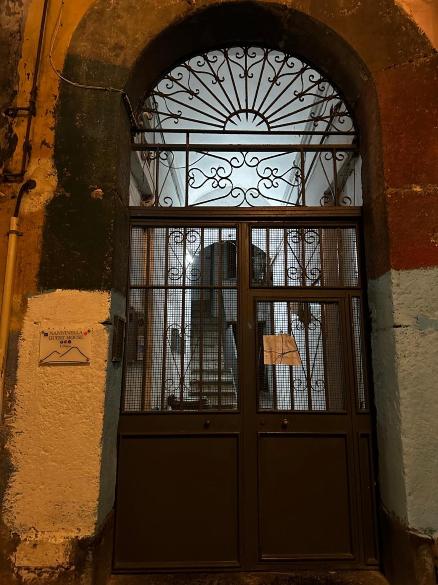 Nanninella Guest House Napoli Esterno foto