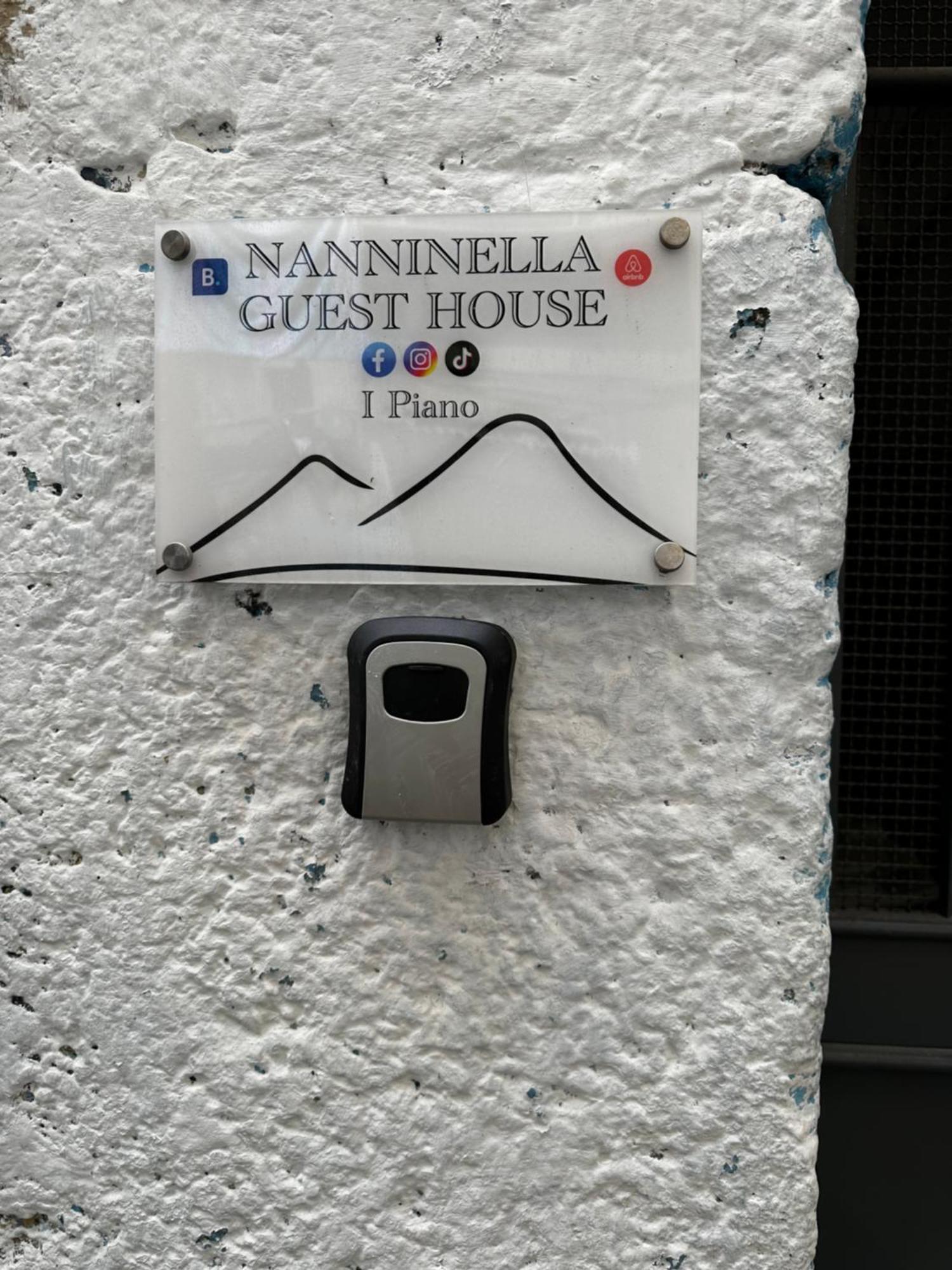 Nanninella Guest House Napoli Esterno foto